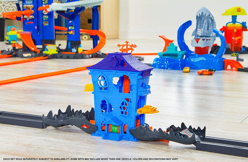 Hot Wheels Croc Mansion Attack Playset